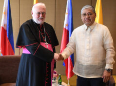 DFA chief, Vatican diplomat nagkasundo sa mapayapang paglutas sa mga alitan
