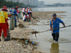 Mga basura inanod sa Dolomite Beach sa Habagat