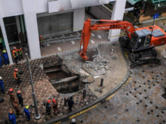 Turista shoot sa sinkhole sa Malaysia