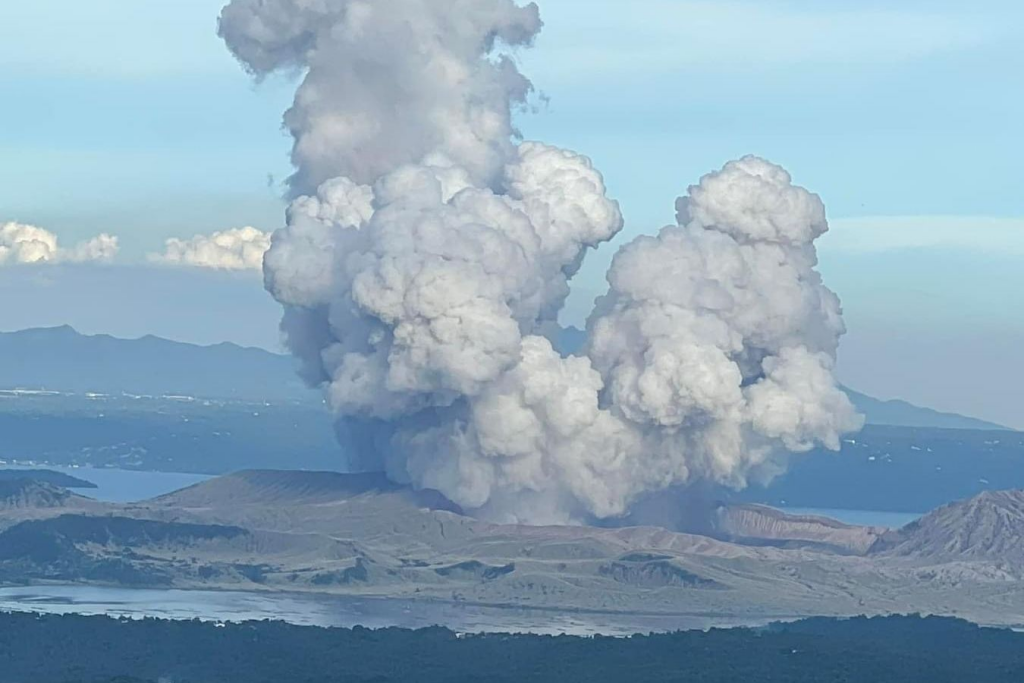 Bulkang Taal muling nakapagtala ng 2 phreatic eruptions - Remate Online