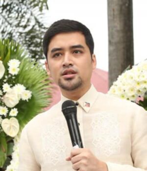 Vico, napagkamalang taga-bangko!