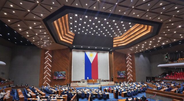 Multa na gang P50M sa social media platforms na ‘di poprotekta sa kabtaan, inihain sa Kamara