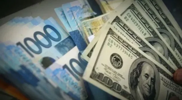 Piso kontra dolyar posibleng umabot sa P63 sa mga susunod na buwan