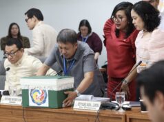 House panel tinanggihan pagbubukas ng kahon ng tax records nina VP Sara, Mans Carpio
