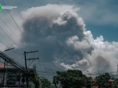 Mayon muling nagbuga ng abo; ilang bahagi ng Albay, apektado