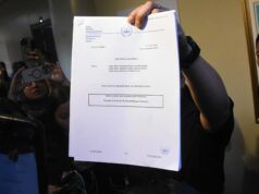 Kopya ‘arrest warrant’ ni Sen. Bato, binandera ni Trillanes