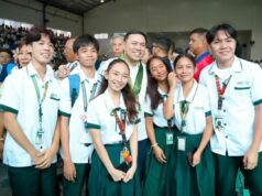 Senador Mark Villar, pinarangalan mga natatanging college graduates at student leaders