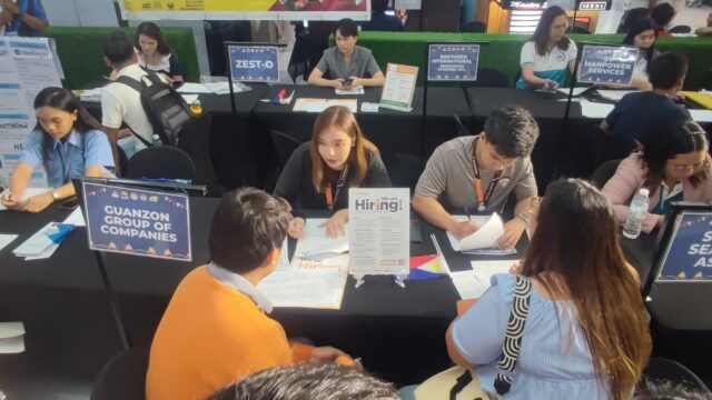 41 fresh grads, hired on-the-spot sa DOLE Job Fair sa Ilocos Norte