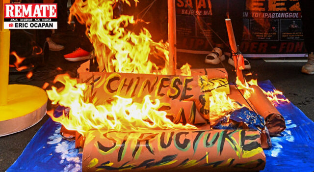 China embassy sinugod ng mga raliyista sa Araw ng Kalayaan