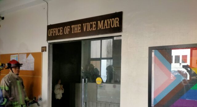 Sunog sa opis ni VM Atienza sa Manila City Hall, sumiklab