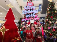 TINGNAN: 34-feet Giant Christmas Tree pinailawan sa Caloocan