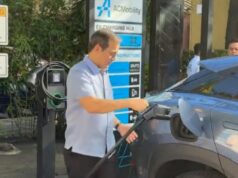 Unang public EV charging station sa Manila City Hall pinasinayaan ni Isko
